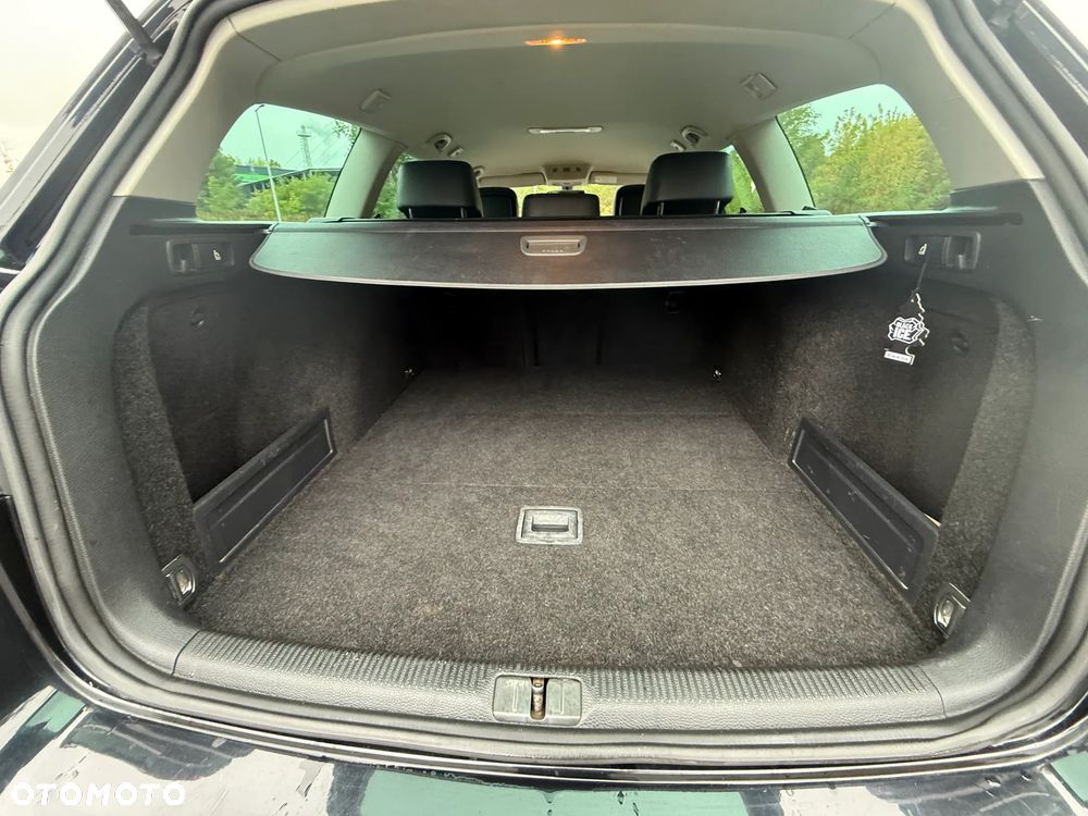 Volkswagen Passat - 13