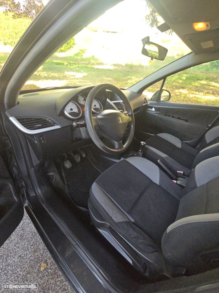 Peugeot 207 1.4 HDi Urban - 19