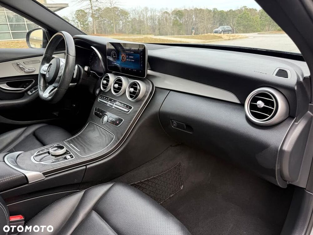 Mercedes-Benz Klasa C 300 4Matic 9G-TRONIC AMG Line - 21