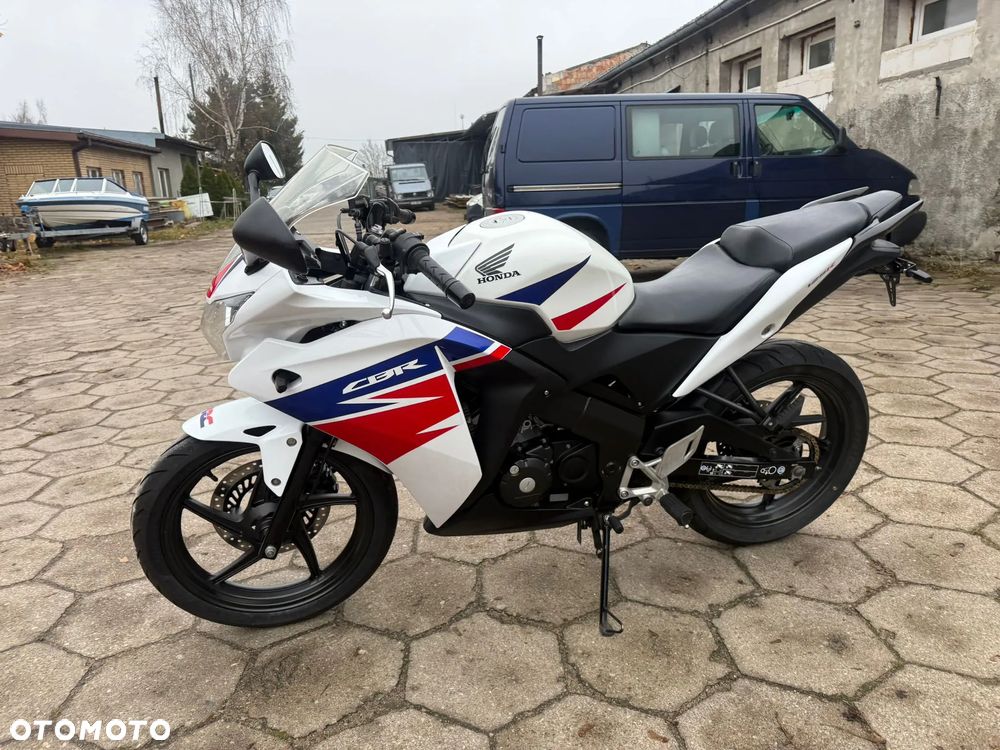 Honda CBR - 7