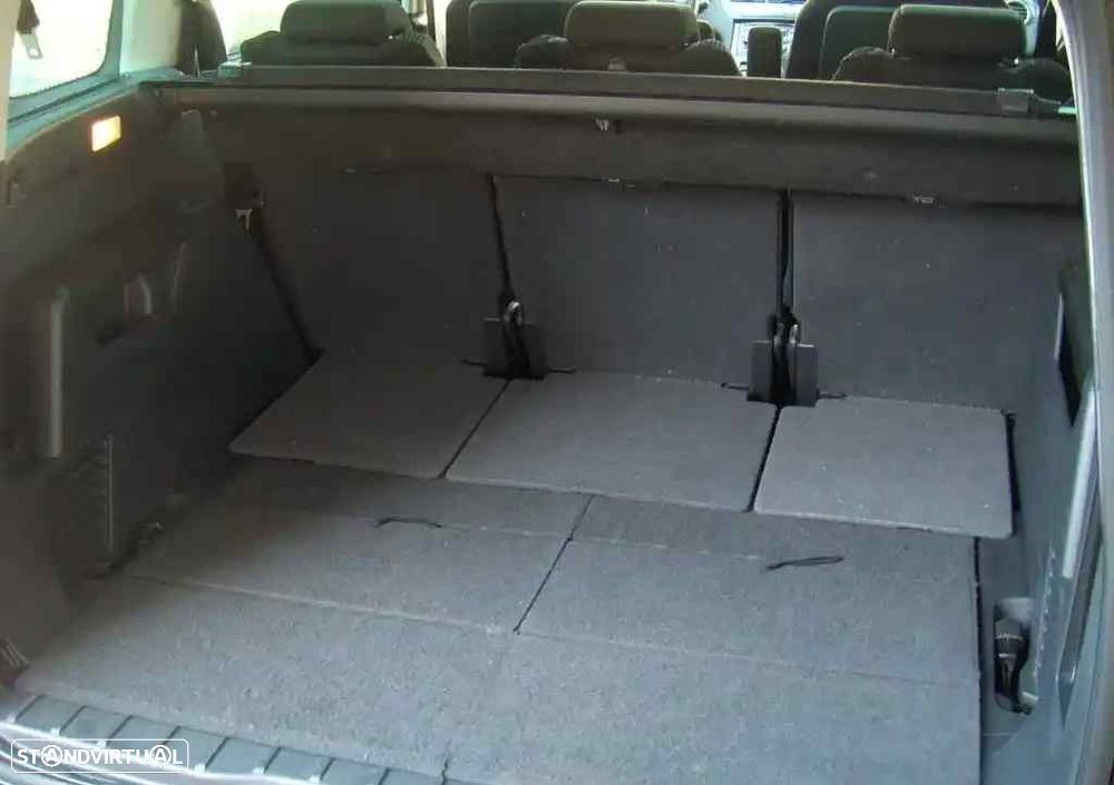 Peugeot 5008 1.6 HDi Executive JLL17 - 58