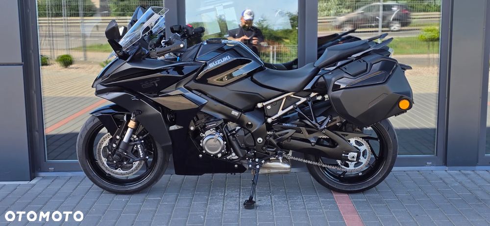 Suzuki GSX - 22