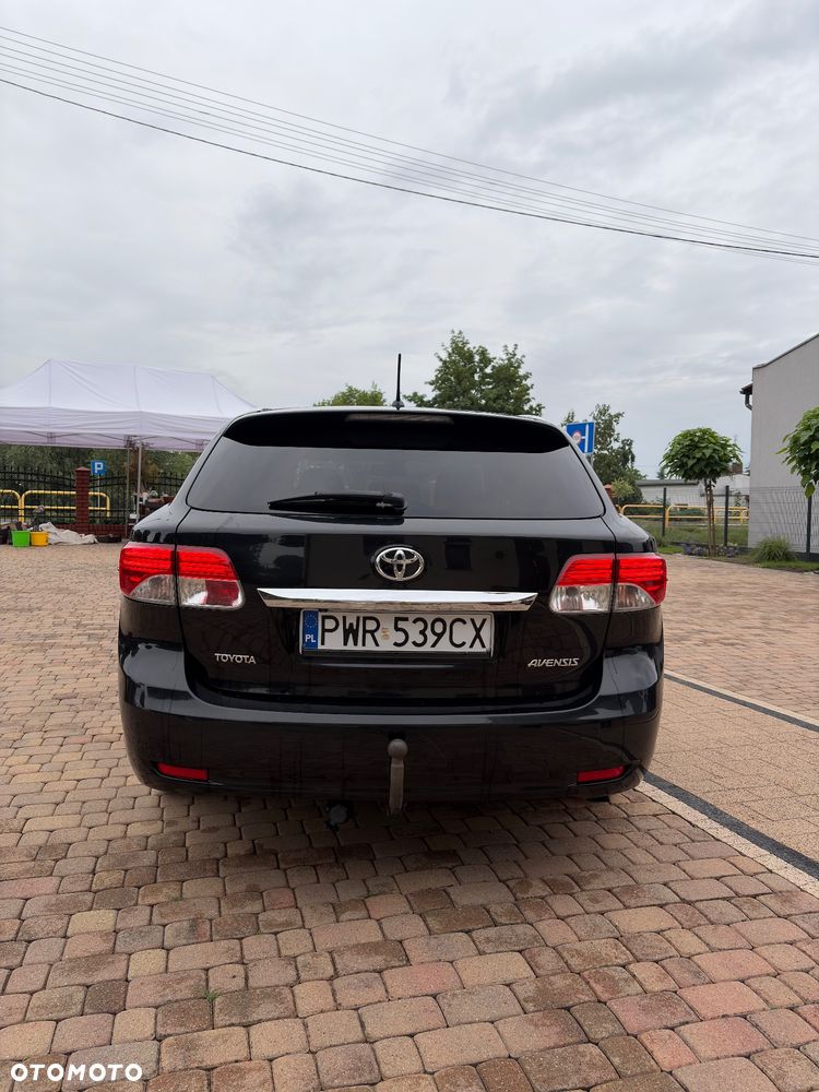 Toyota Avensis 2.0 D-4D Premium - 2
