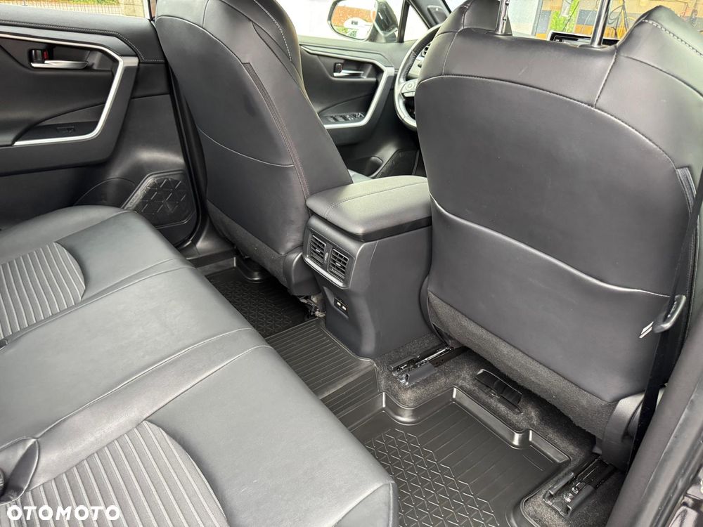 Toyota RAV4 - 18