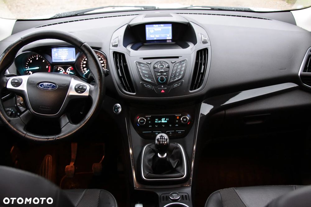 Ford Kuga 2.0 TDCi 2x4 Titanium - 15