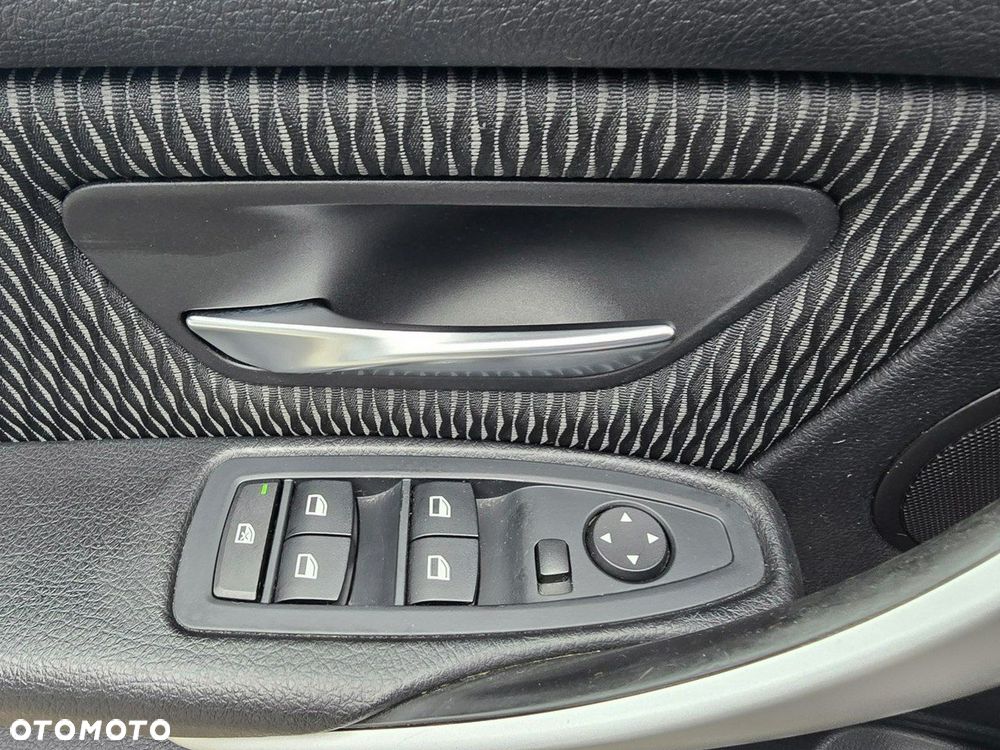 BMW Seria 3 318d - 22