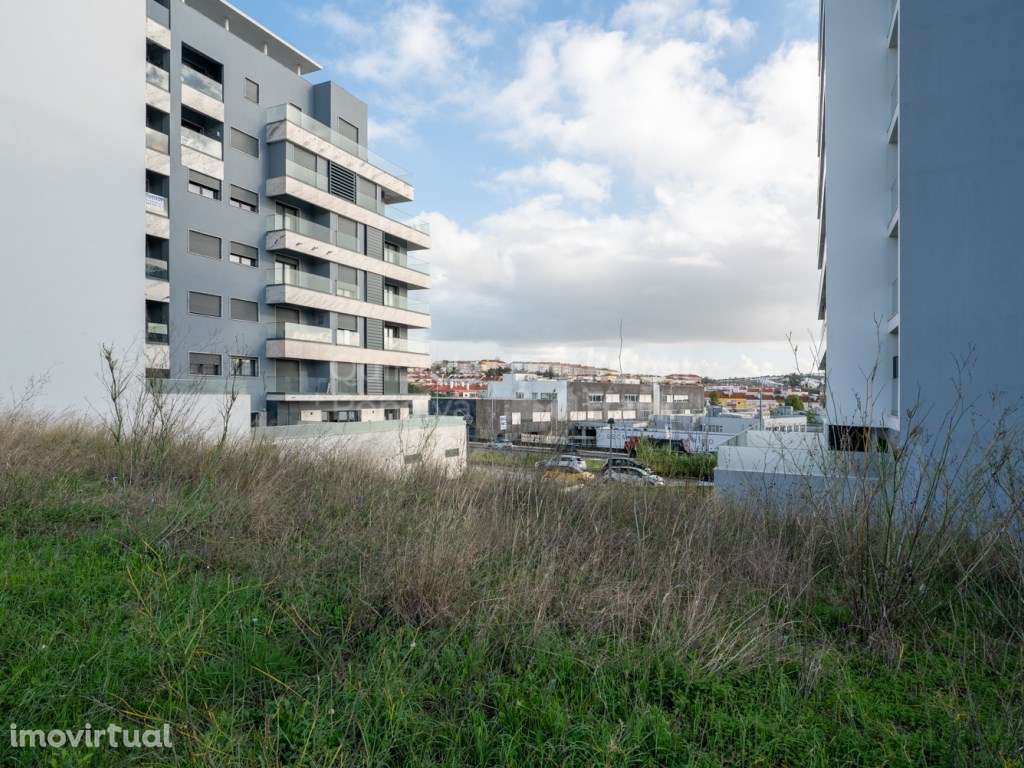 Terreno com projeto aprovado e licenças a pagamento. - Grande imagem: 2/24