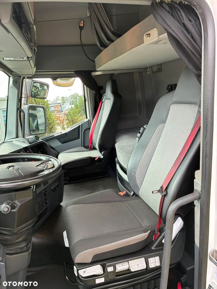 Renault T480 Sleeper Cab - 14