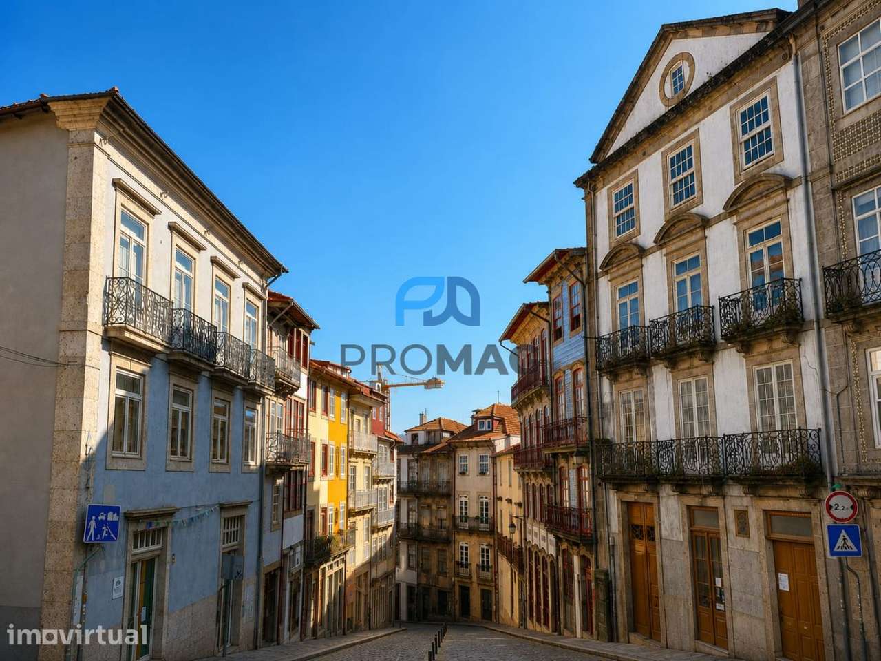 Prédio com Comércio - Baixa do Porto - Grande imagem: 2/43
