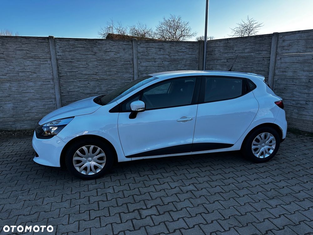 Renault Clio 1.2 16V 75 Luxe - 3