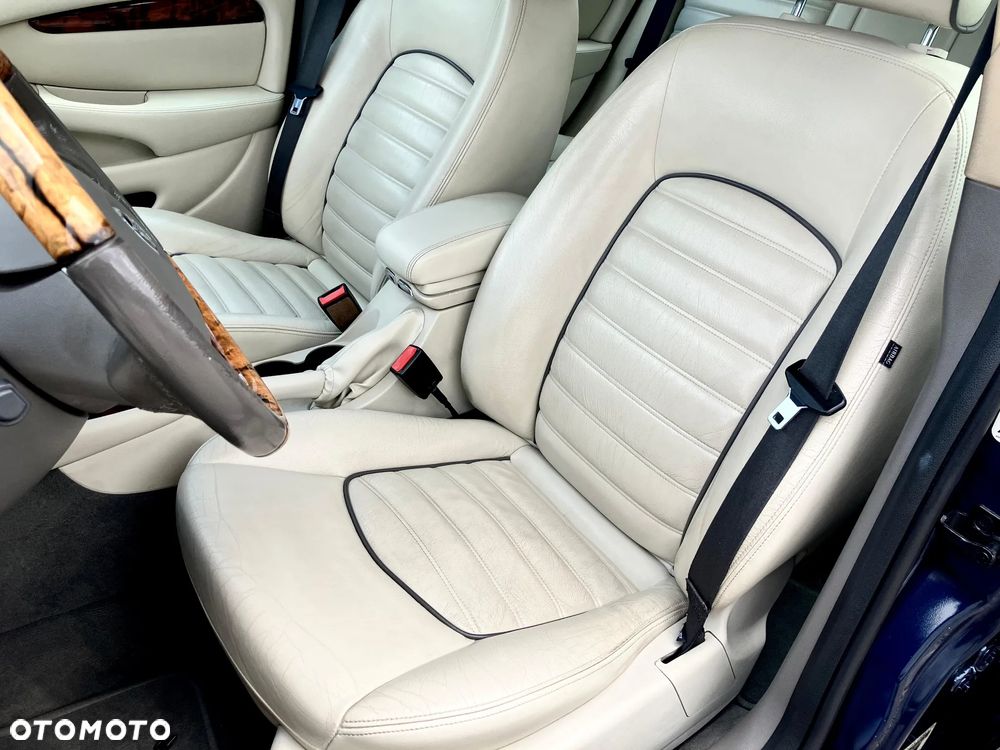 Jaguar X-Type 3.0 Executive - 15