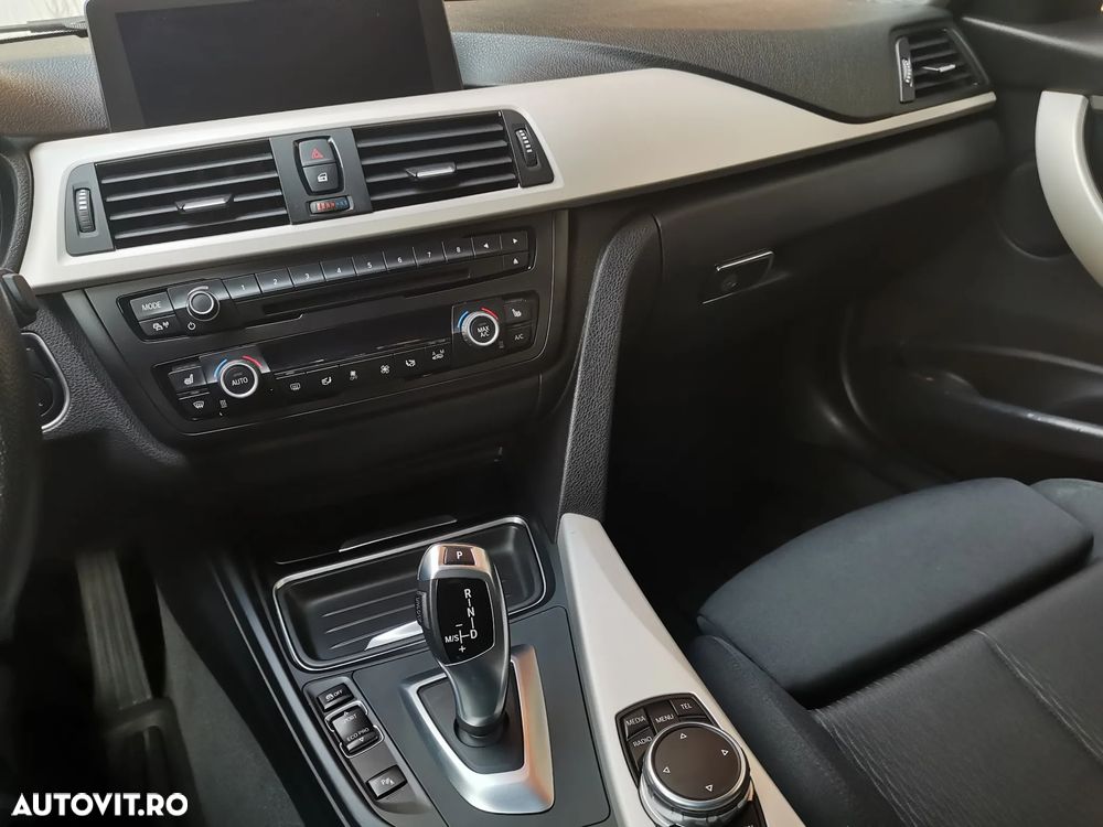 BMW Seria 3 320d Sport-Aut. Blue Performance Sport Line - 9