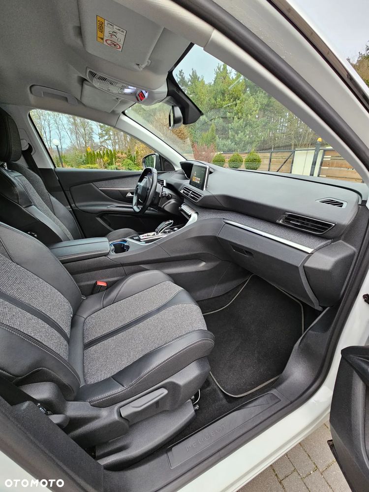 Peugeot 3008 1.2 PureTech Allure S&S EAT8 - 6