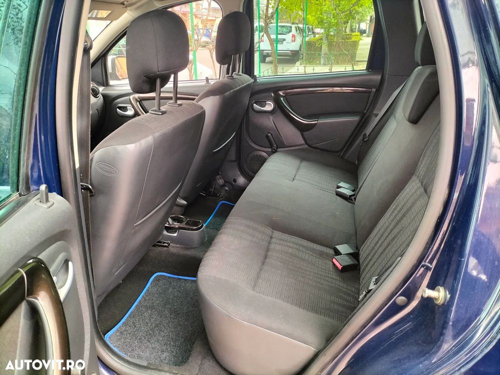 Dacia Duster 1.6 4x2 Laureate - 8
