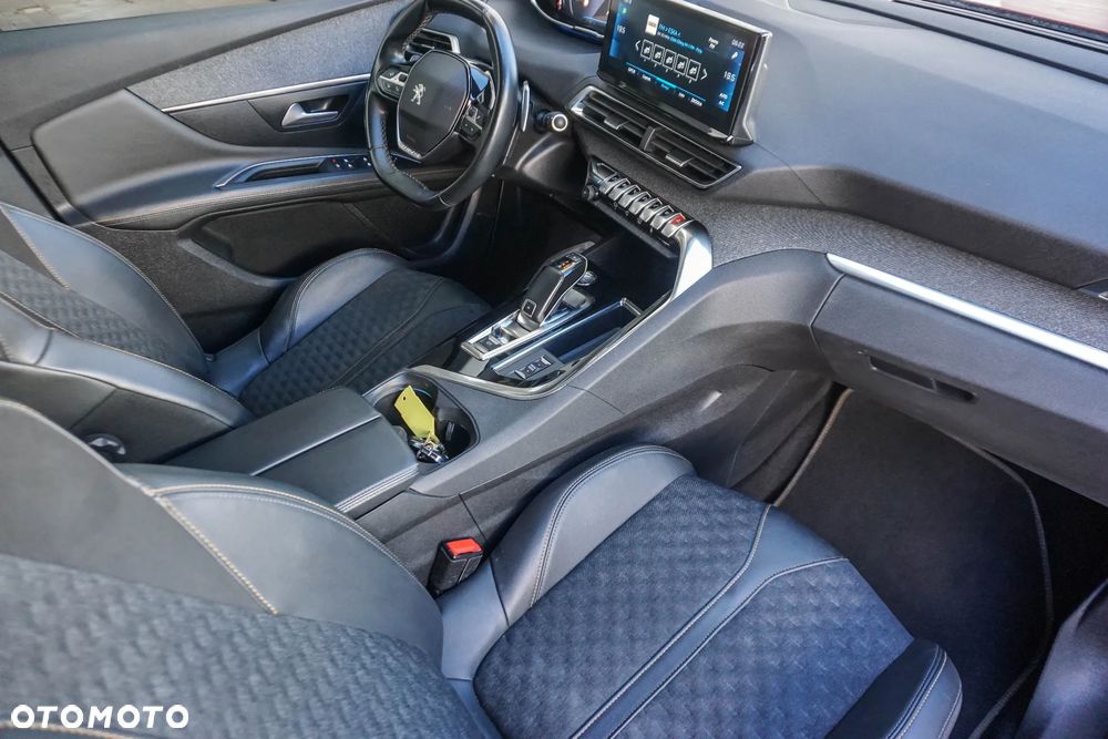 Peugeot 3008 1.2 PureTech Road Trip S&S EAT8 - 33