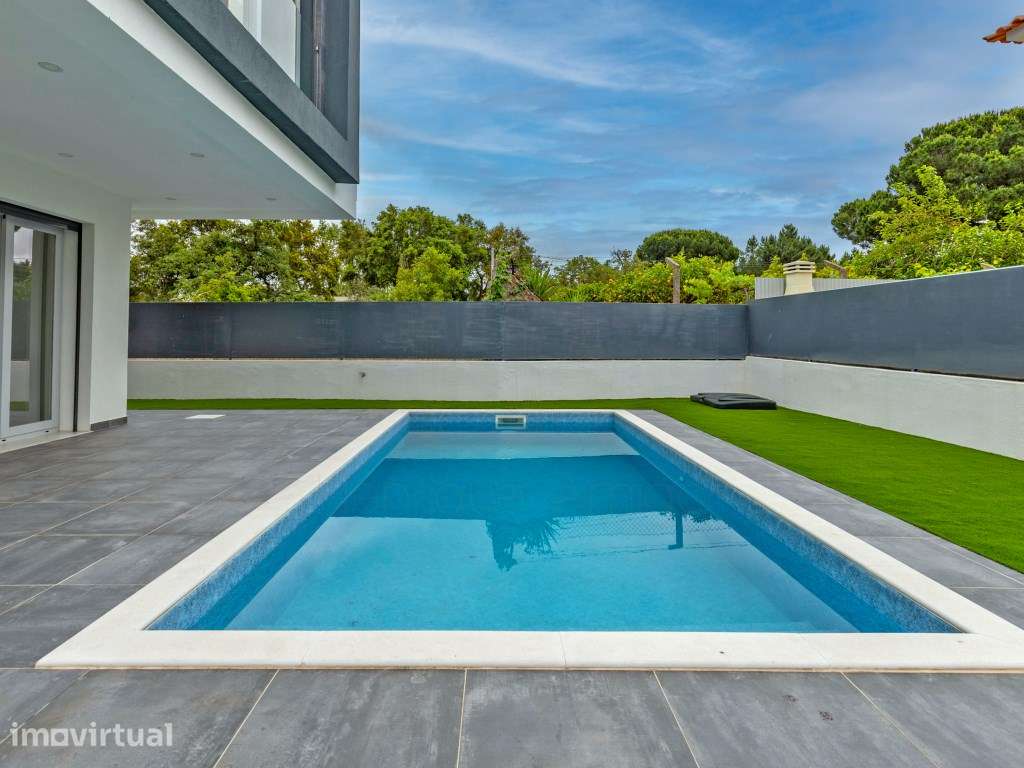 Moradia T3 Nova com Piscina e Garagem na Charneca da Cotovia, Sesimbra - Grande imagem: 2/56