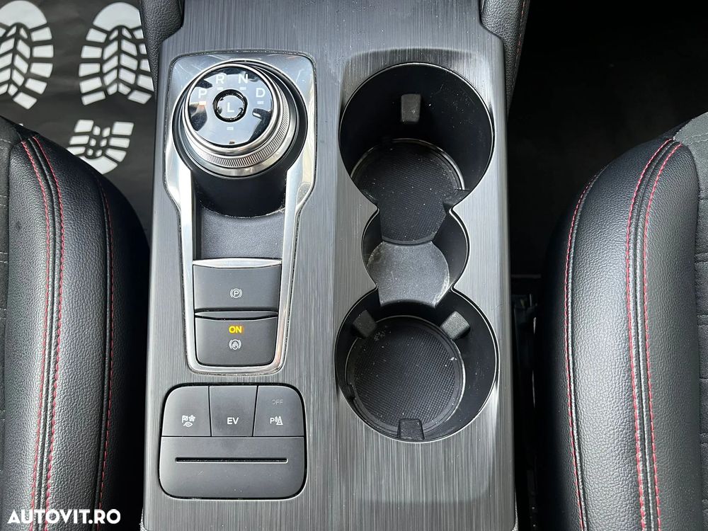 Ford Kuga 2.5 Duratec PHEV ST Line X - 12