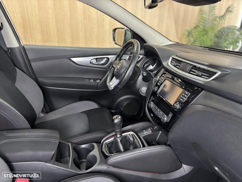 Nissan Qashqai 1.5 dCi N-Connecta 18 - 8