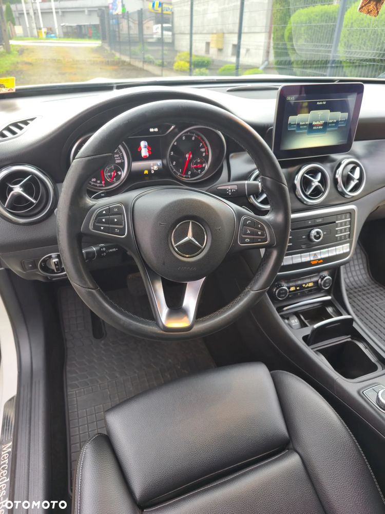 Mercedes-Benz GLA 250 4-Matic - 16