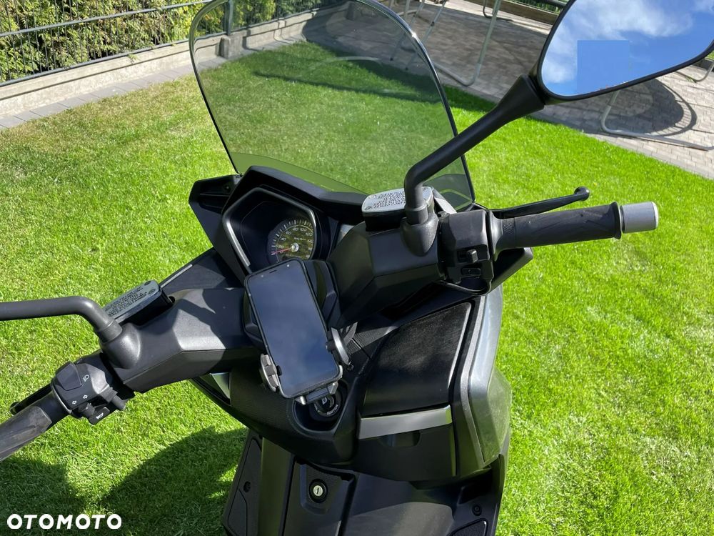 Yamaha X-max - 6