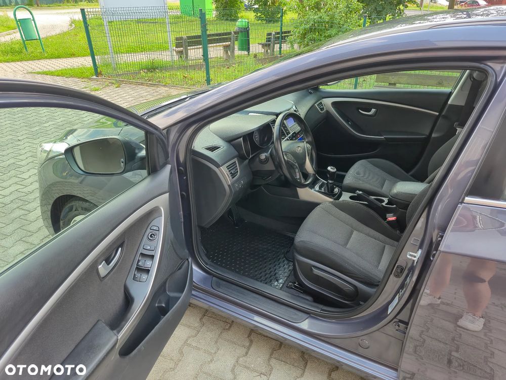 Hyundai i30 blue Kombi 1.6 GDi Trend - 10