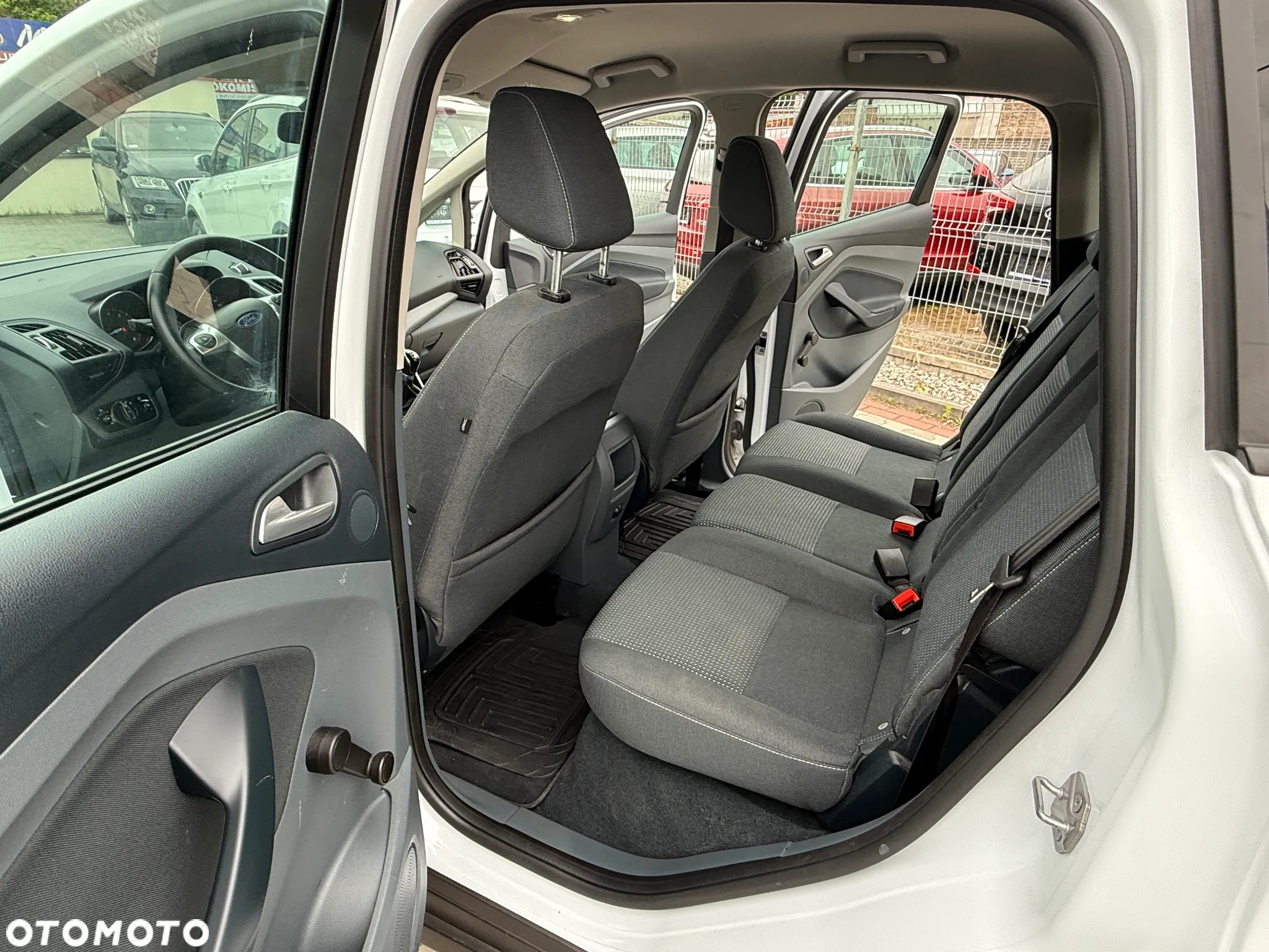 Ford C-MAX 1.6 Ti-VCT Champions Edition - 26