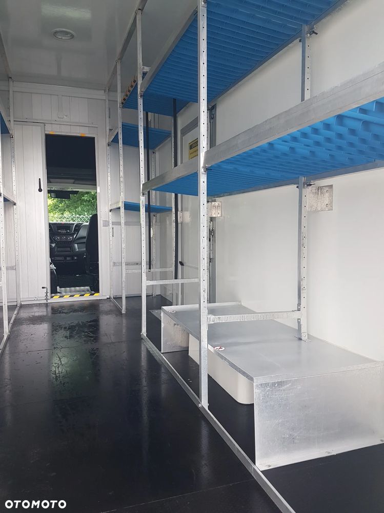 Iveco DAILY KONTENER NISKOPODŁOGOWY 4,43x2,23x2,42 SKLEP FOODTRUCK BAR KLIMA KONIOWÓZ KAMPER - 24