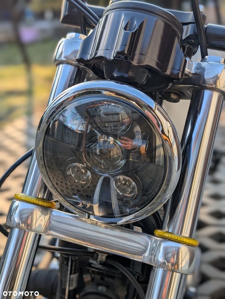 Harley-Davidson Sportster Iron 883 - 6