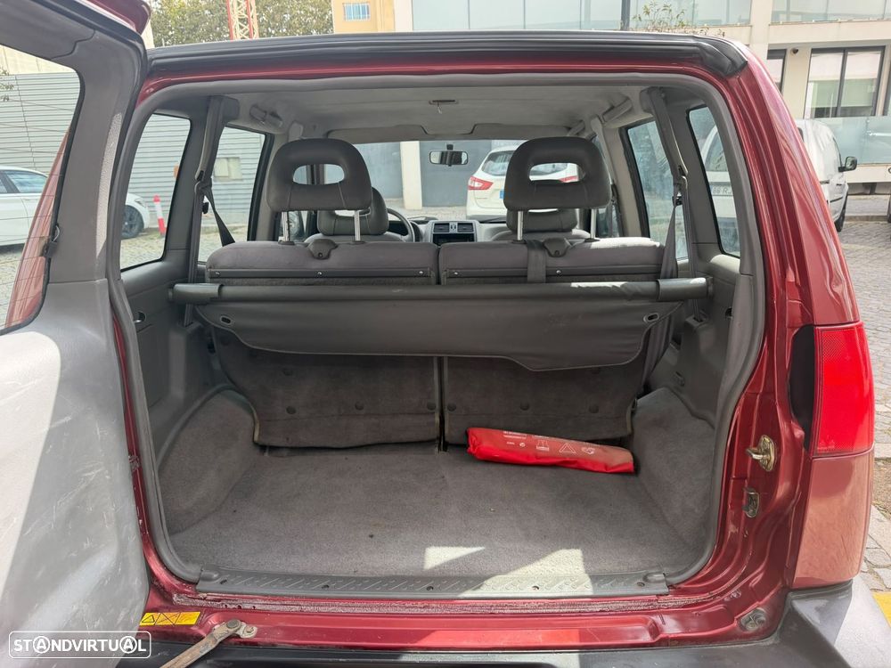 Nissan Terrano II 2.7 LX — fotografia 26
