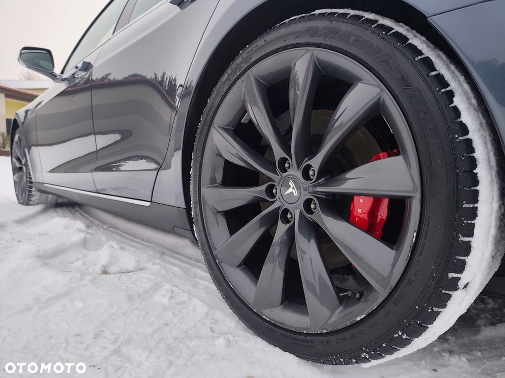 Tesla Model S D Performance - 15