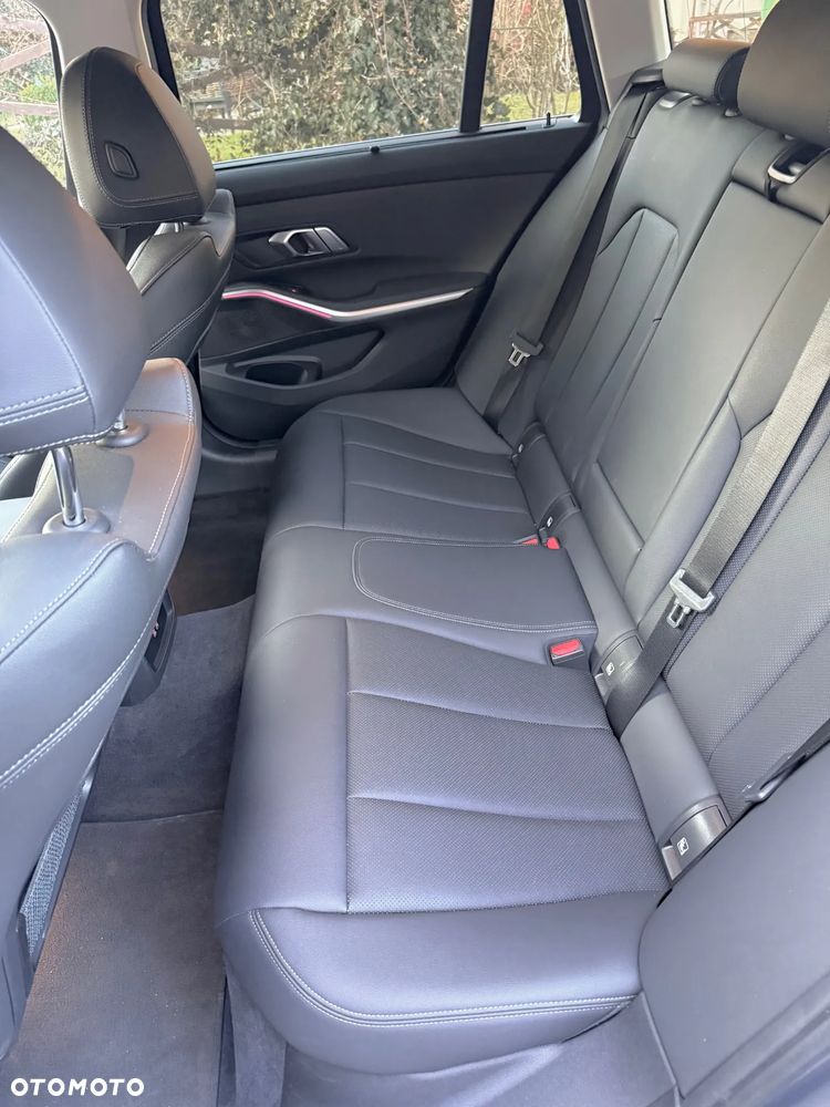 BMW Seria 3 320e xDrive Advantage - 9