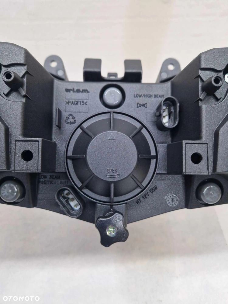 Reflektor Lampa Przód Aprilia RSV4 - 4