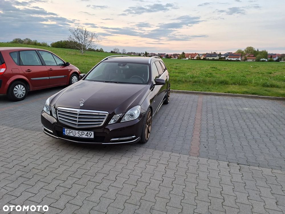 Mercedes-Benz Klasa E 200 CGI BlueEFFICIENCY Automatik - 28
