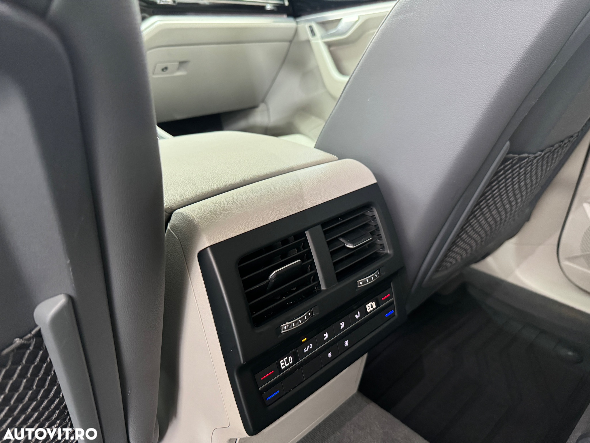 Volkswagen Touareg V6 TDI Elegance - 31