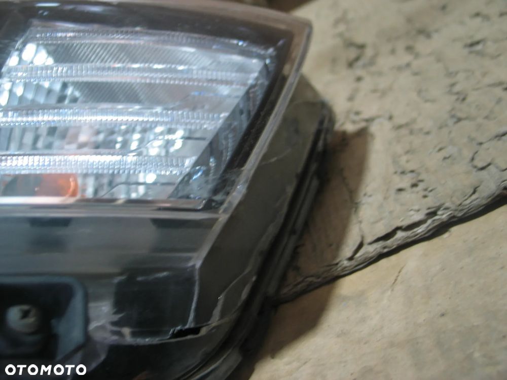 lampa przod kia rio 4 IV 16r.- 92102-H8 europa - 9