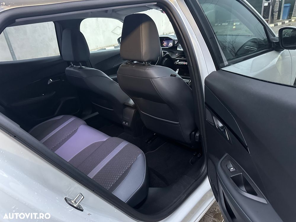 Peugeot 2008 BlueHDi 130 EAT8 GT Pack - 17