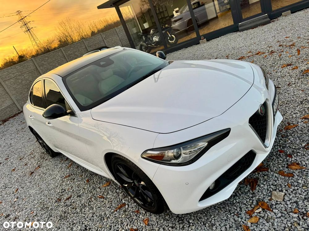 Alfa Romeo Giulia 2.0 Turbo 16V AT8 6C Villa dEste - 13