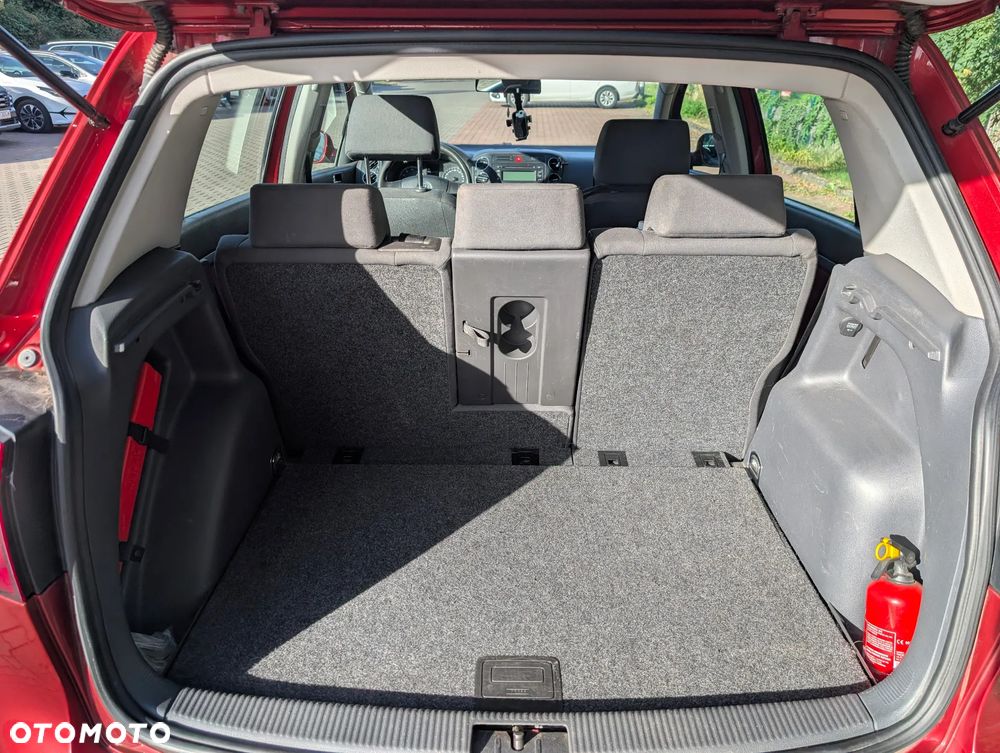 Volkswagen Golf 1.6 FSI Trendline - 17