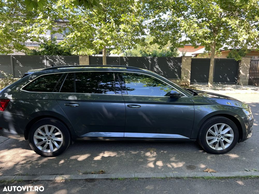 Skoda Superb 2.0 TDI DSG Ambition - 8