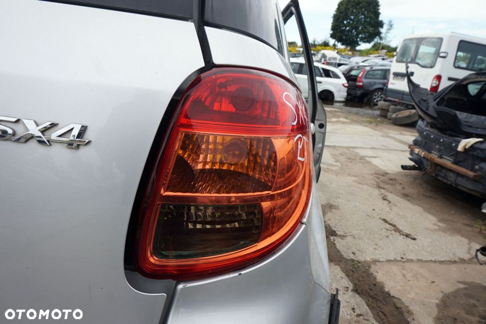 LAMPA TYLNA PRAWA SX4 LIFT HB 35650-79J00 SUZUKI 2010-2014 - 2