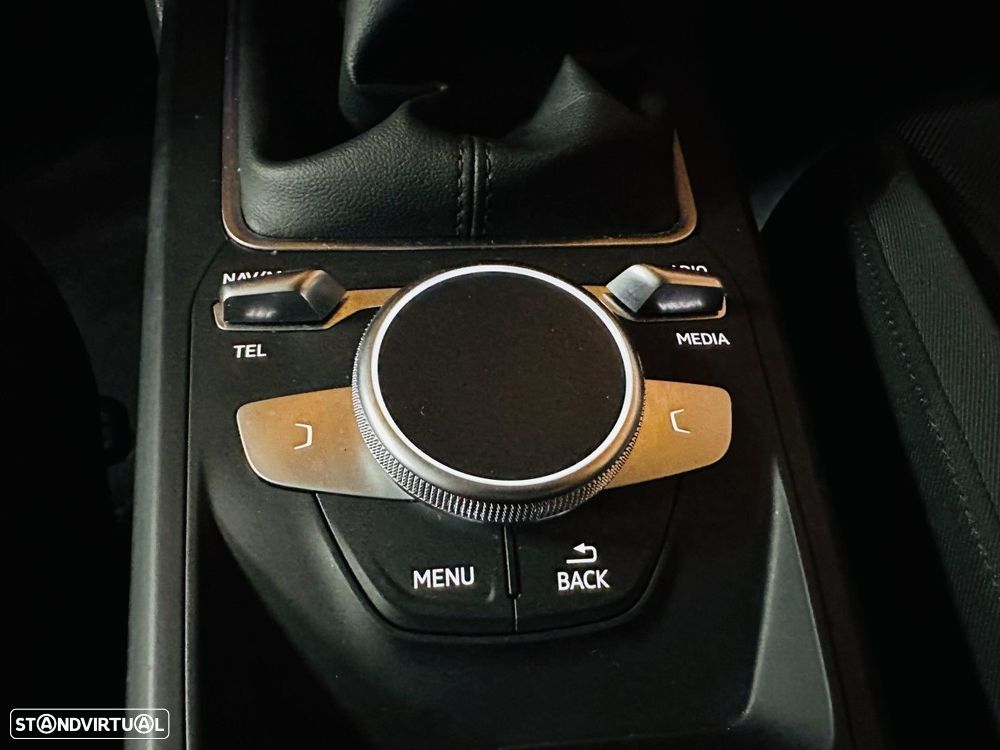 Audi Q2 30 TFSI Advanced - 17