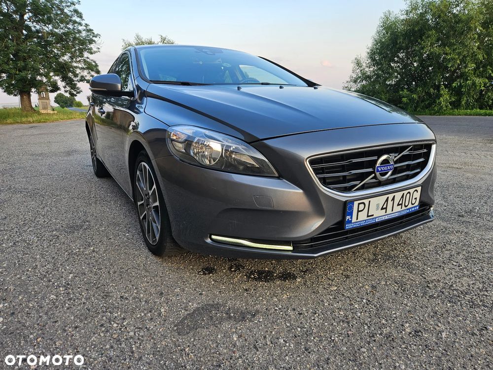 Volvo V40 D2 - 24