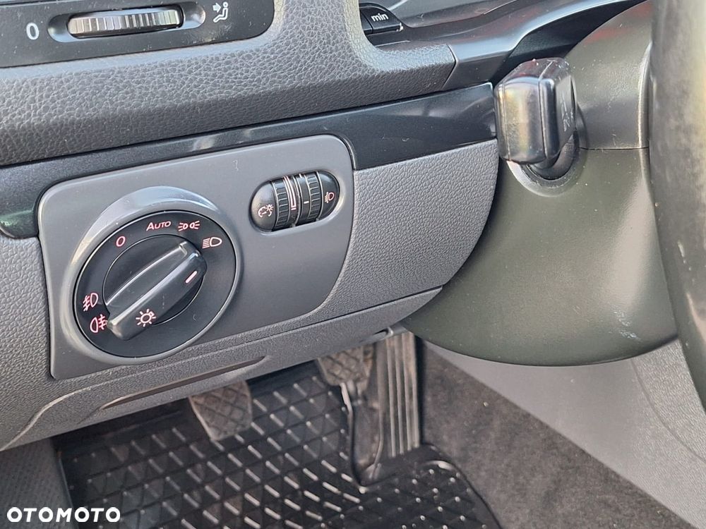 Volkswagen Golf 2.0 TDI DPF GT Sport - 14