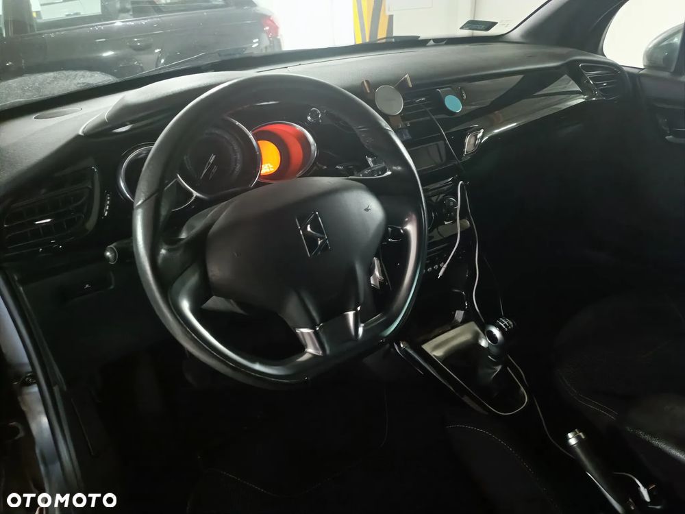 Citroën DS3 1.6 HDi 99g SoChic - 9