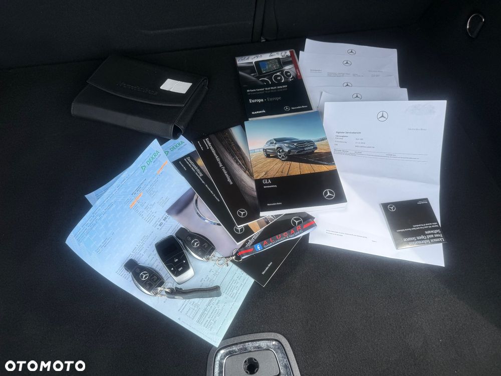 Mercedes-Benz GLA 180 7G-DCT Peak Edition - 39