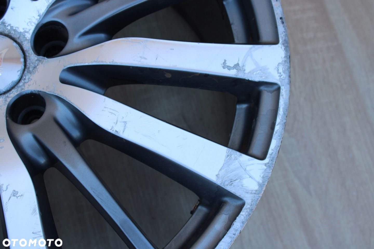 FELGA ALIMINIOWA 19" MASERATI GHIBLI 8,5J 5x114,3 - 5