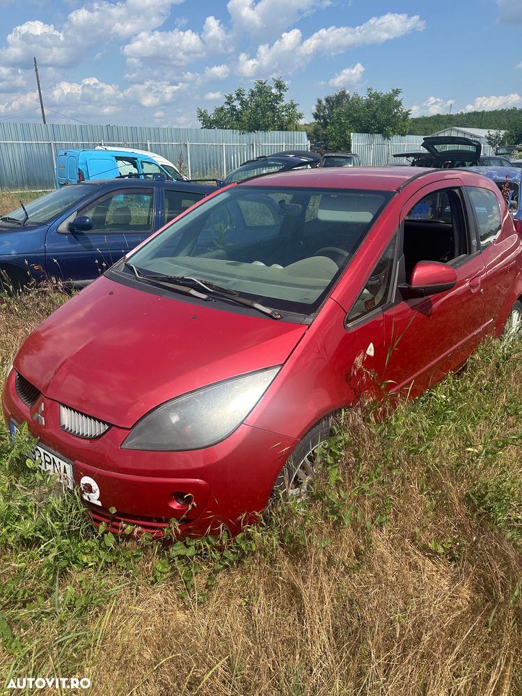Dezmembrez Mitsubishi Colt - 2