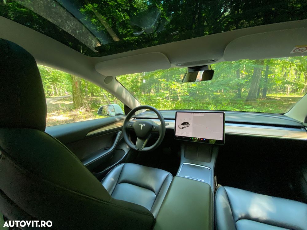 Tesla Model 3 - 30