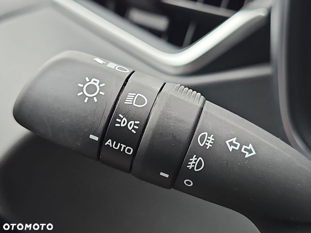 Toyota Corolla 1.8 Hybrid Comfort - 17