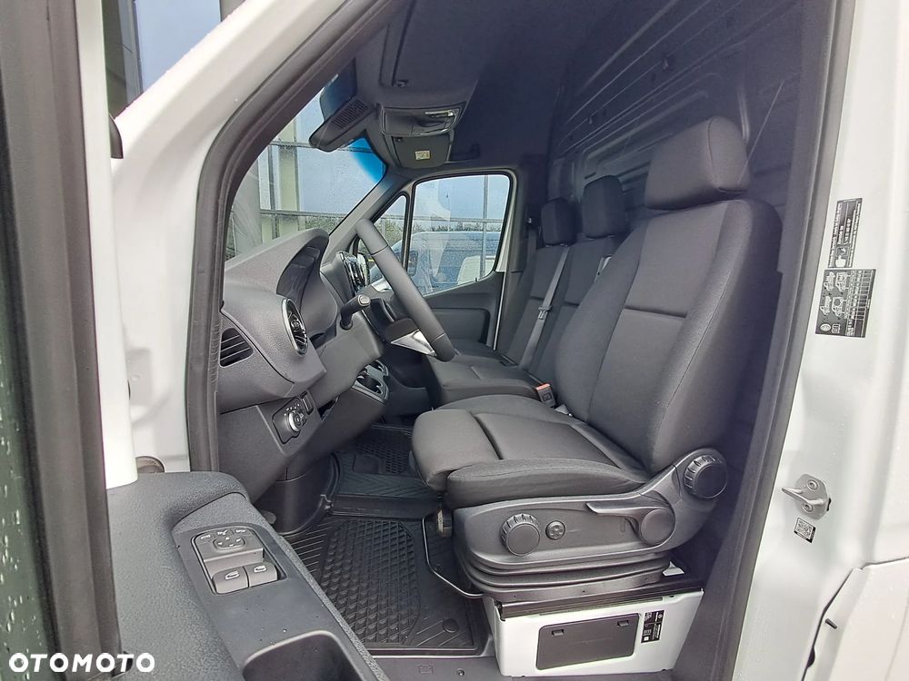 Mercedes-Benz Sprinter 319 CDI Furgon PRO  Ekstra Długi 4325+mm - 19